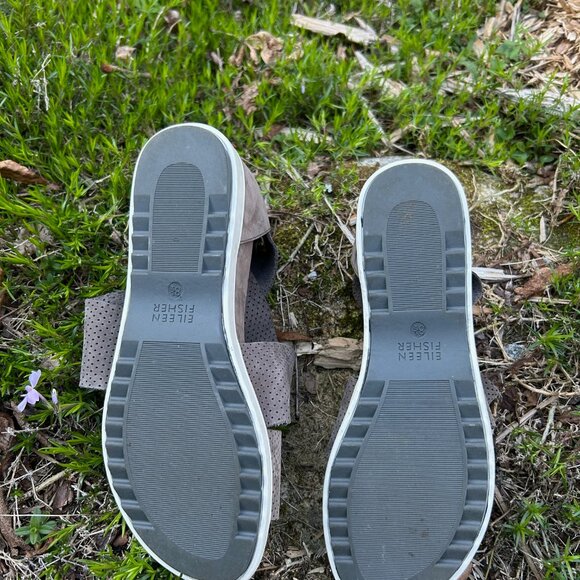 Eileen Fisher Viv Perforated Nubuck Wedge Sandals, size 8.5 - Picture 7 of 7